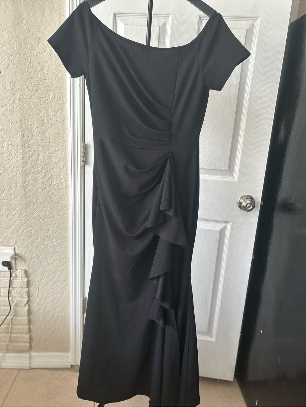 Aisize Vintage Redefined Black Off-the-Shoulder Formal Gown Dress, Size M
